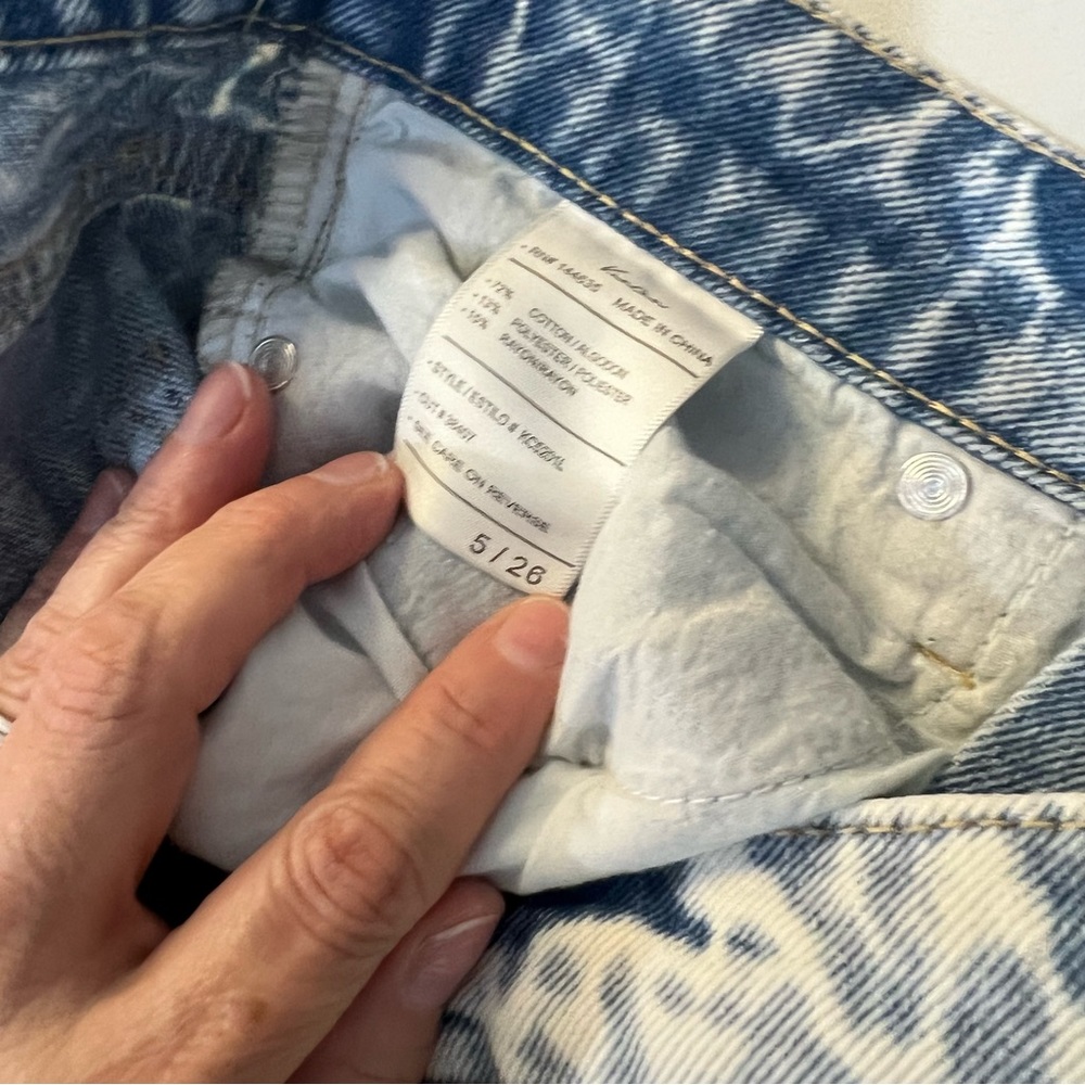 KANCAN LIGHT DENIM DISTRESSED COLLIE HIGH RISE MOM JEANS 26 - Picture 7 of 10